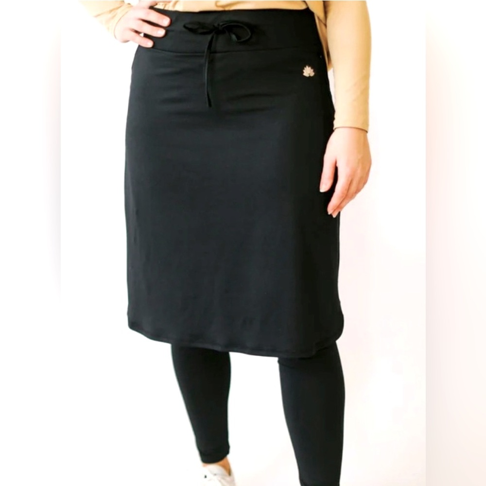 Elegant Black Pencil Skirt with Bow Detail